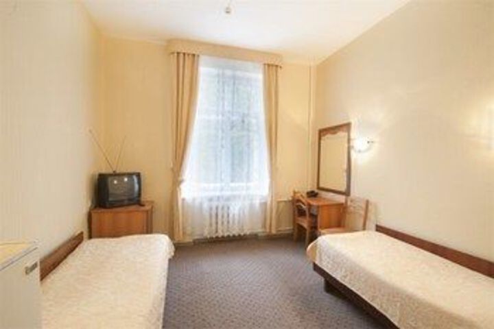 Room 17 of 37