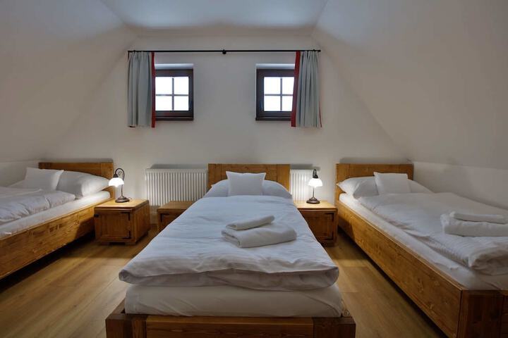 Room 12 of 47