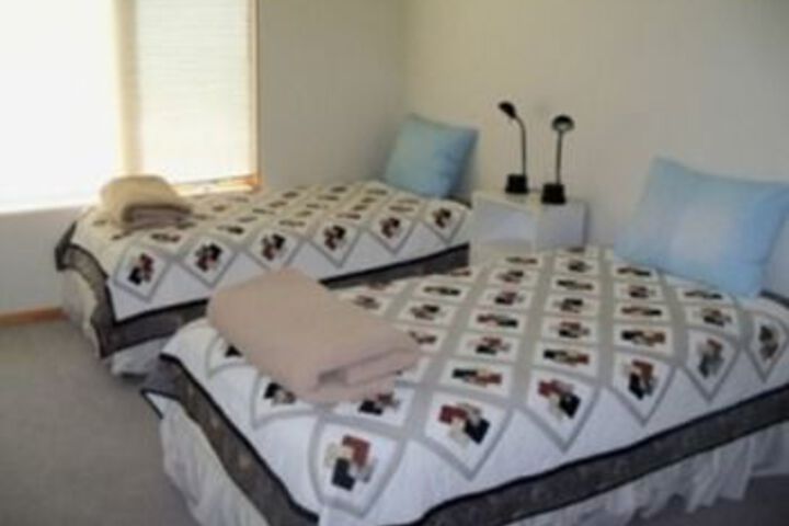 Room 5 of 6