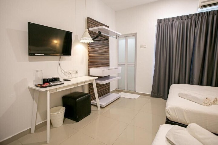 Room 9 of 45
