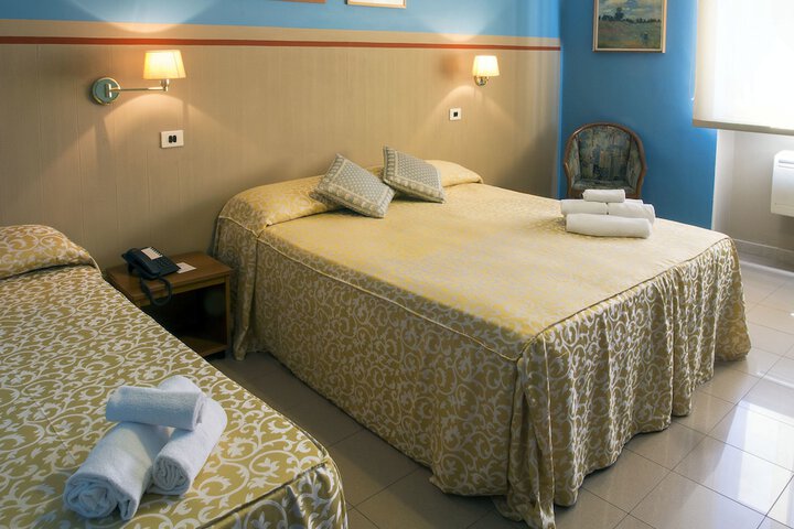 Room 14 of 37