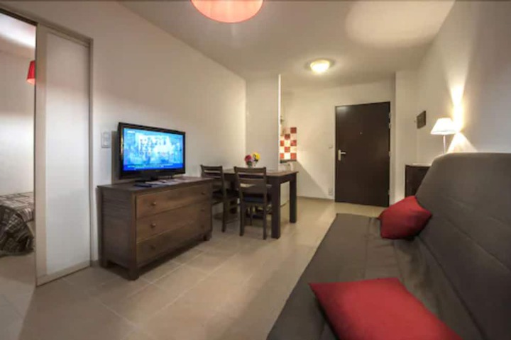 Room 10 of 60