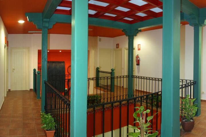 Ballroom/Hall 21 of 27