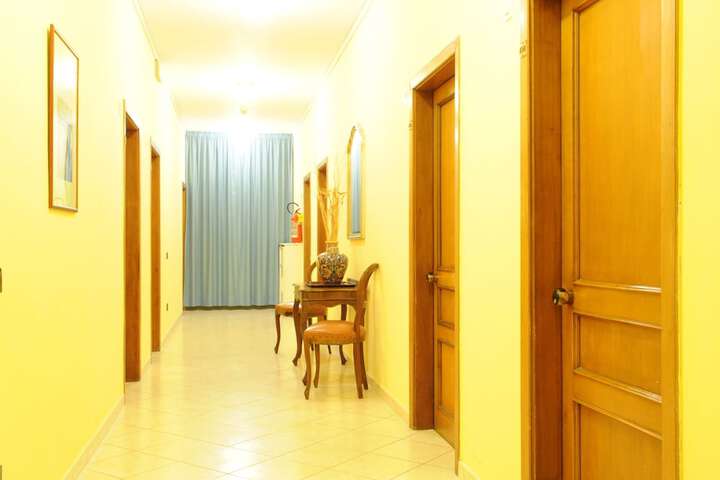 Ballroom/Hall 46 of 54