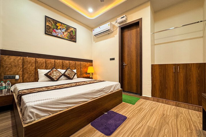 Room 15 of 43