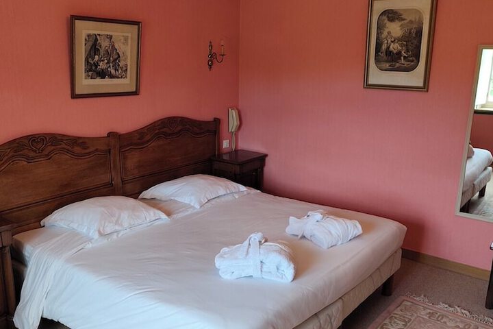 Room 7 of 105