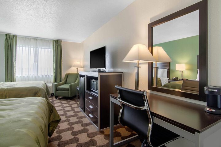 Room 27 of 47
