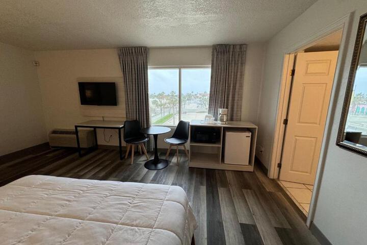 City Room 1 King Bed City View (2 of 14)