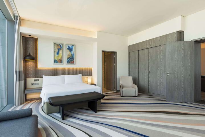 Room 13 of 74