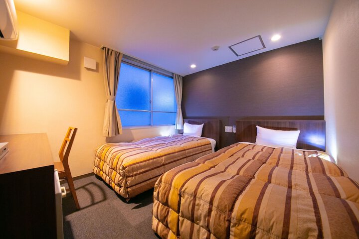 Room 12 of 39