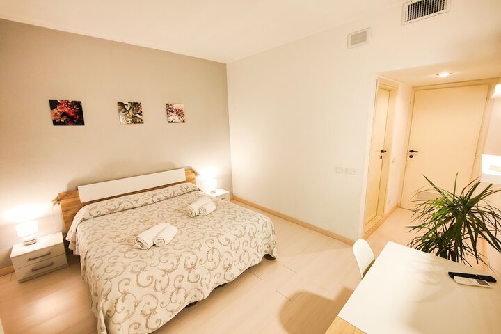Room 5 of 40