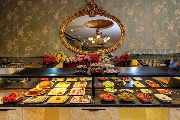 Dining 75 of 97