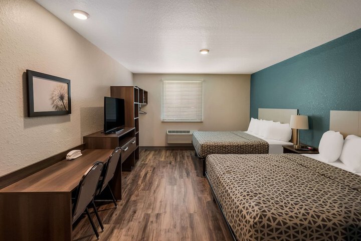 Suite Queen Bed (7 of 11)