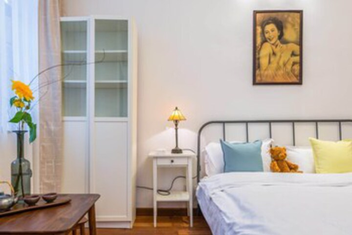 Room 4 of 15