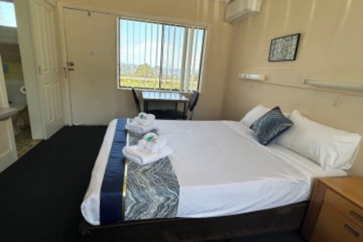 Room 7 of 48