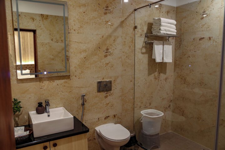 Room 14 of 16