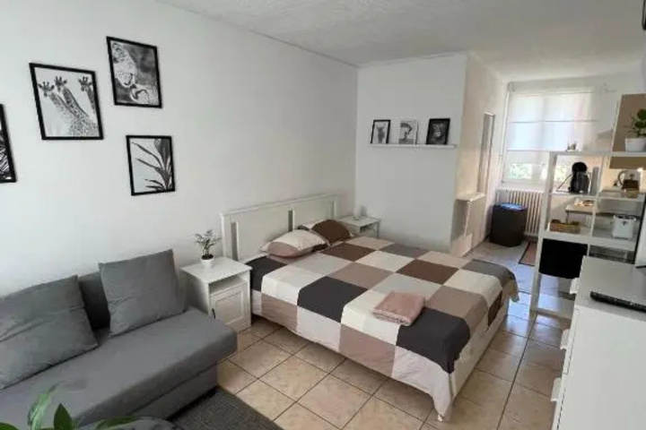 Room 4 of 5