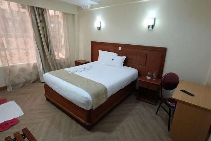 Room 16 of 99