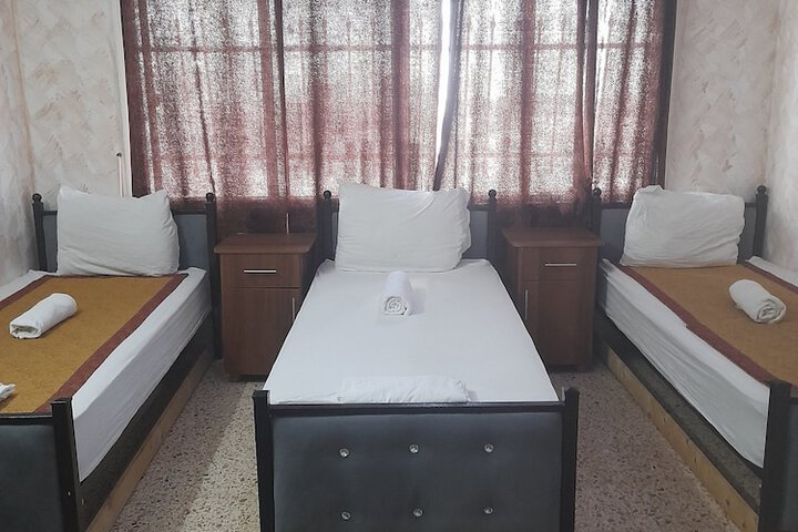 Room 13 of 87