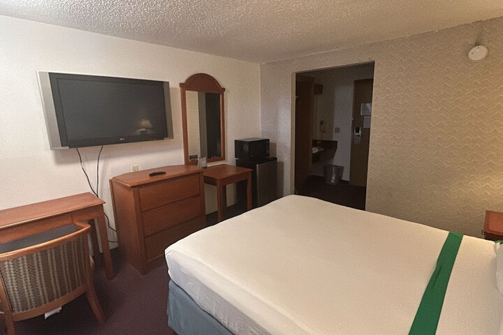 Room 14 of 49