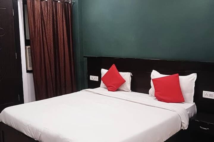 Room 17 of 32