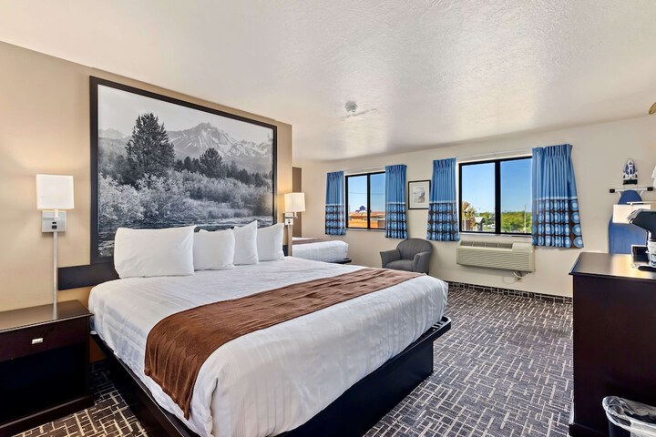 Room 21 of 34