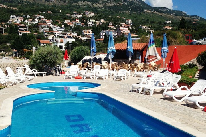 Pool 34 of 62