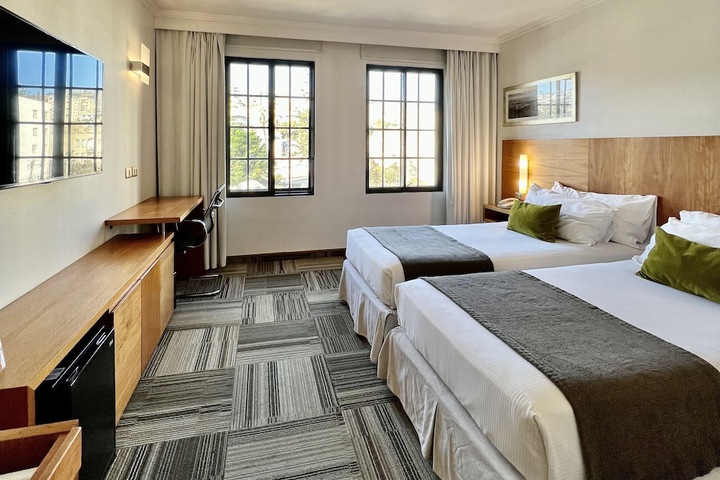 Room 11 of 42