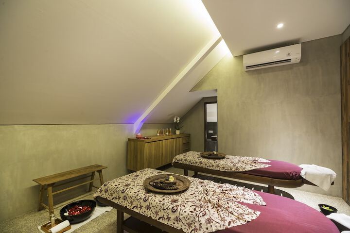 Spa 14 of 32