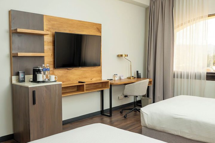Room 19 of 157