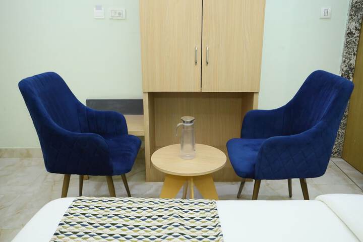 Room 8 of 42