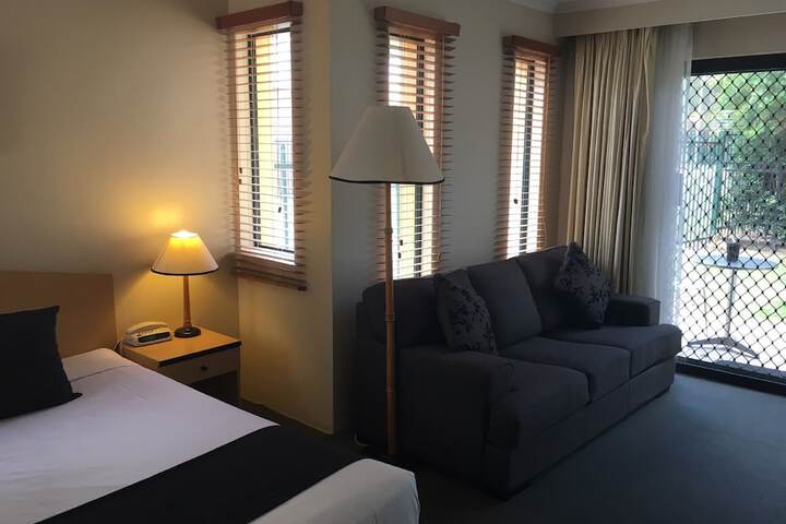 Room 6 of 34