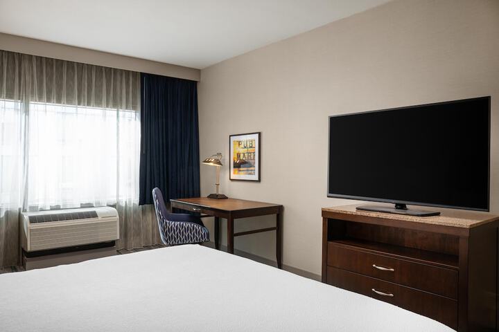 Room 10 of 61