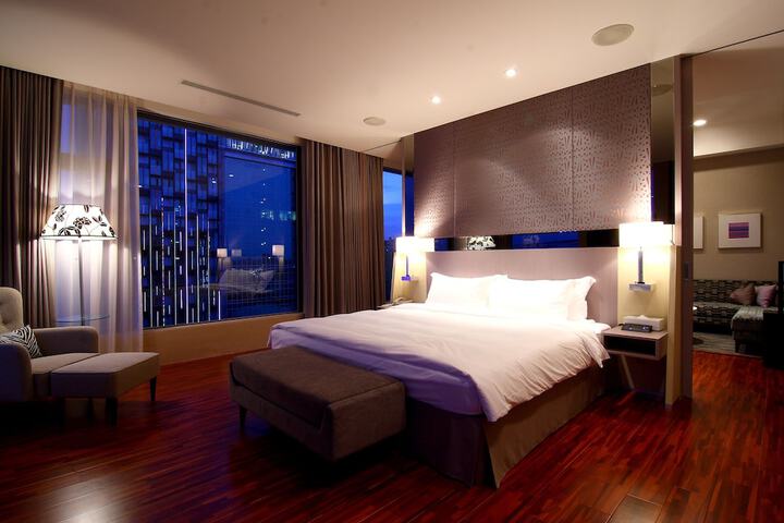 Room 9 of 54