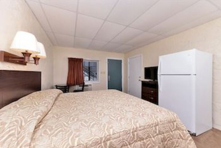 Room 11 of 36