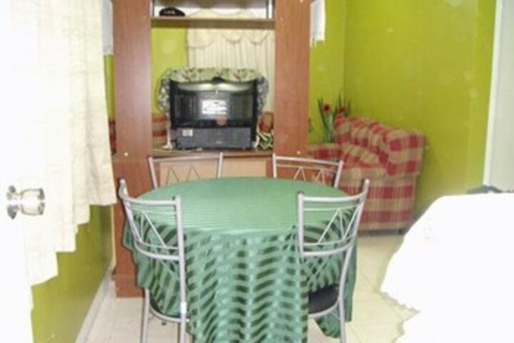 Room 5 of 10