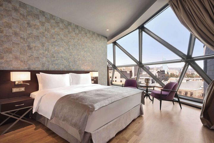 Room 34 of 80
