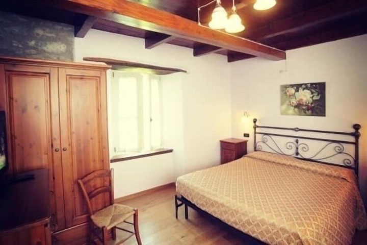 Room 6 of 31