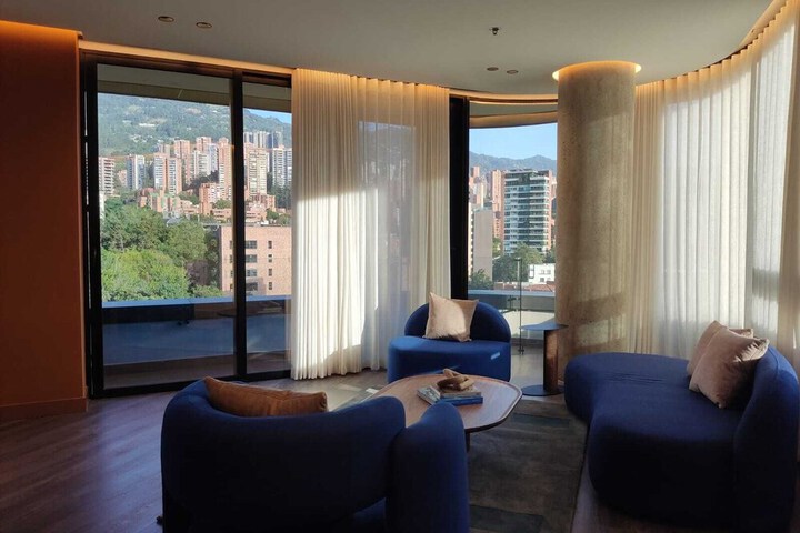 Room 65 of 93
