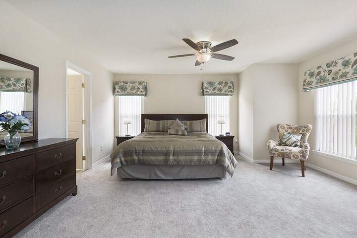 Room 4 of 35