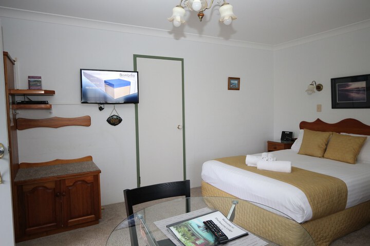 Room 34 of 244