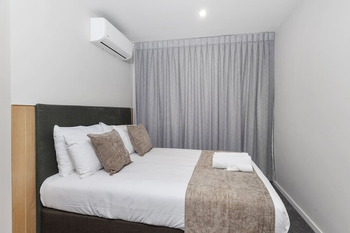 Room 7 of 28