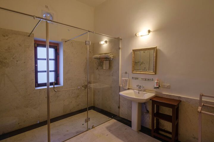 Room 40 of 70