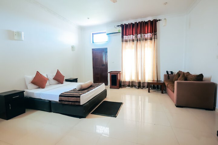 Room 7 of 25
