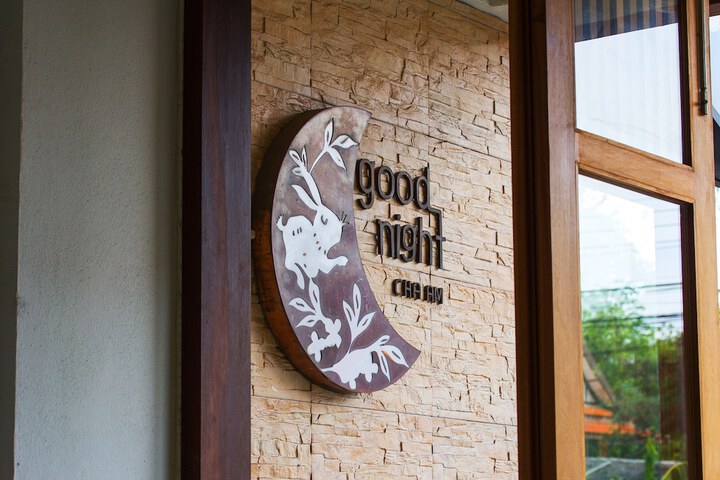Hotel Entry