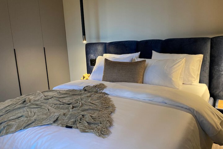 Room 13 of 93