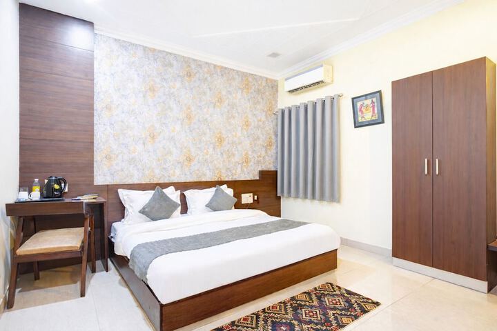 Room 15 of 46