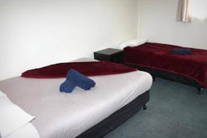 Room 2 of 7