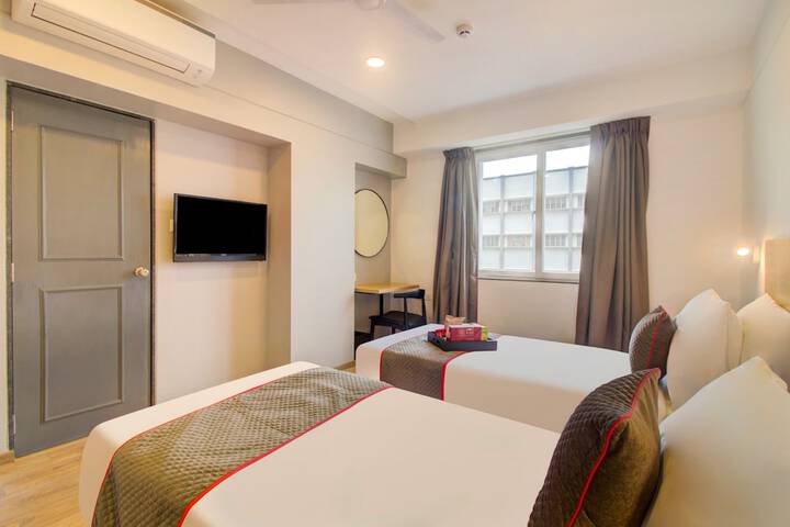 Room 30 of 40