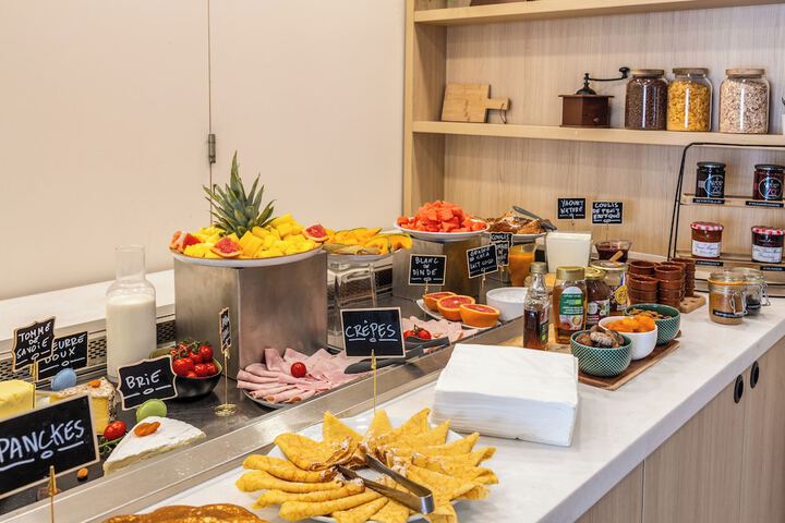 Breakfast buffet